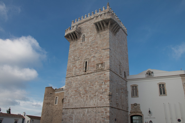 Torre de Trés Coroass, Estremoz, Portugal